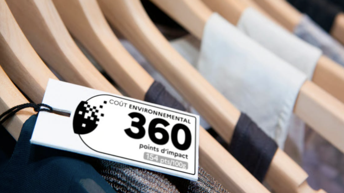 Costo ambientale dei capi, cosa cambia dal 1 ottobre 2026 in Francia
